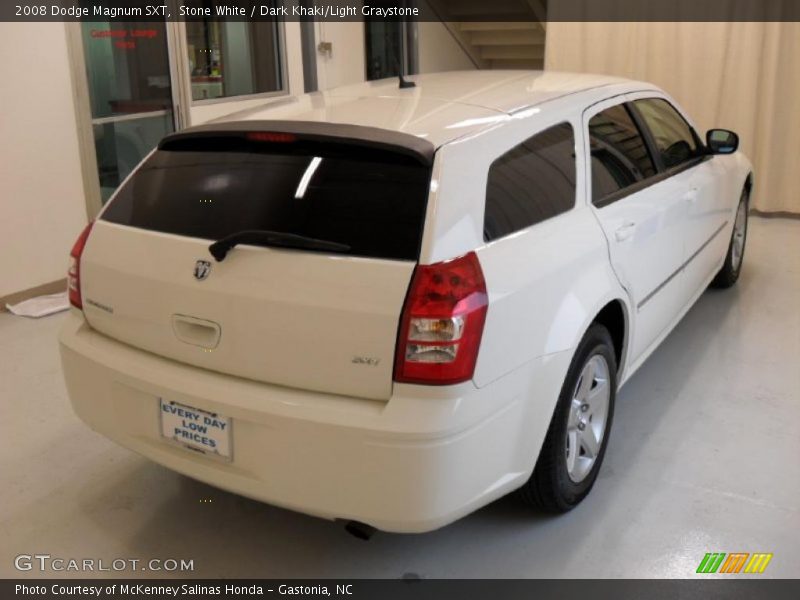 Stone White / Dark Khaki/Light Graystone 2008 Dodge Magnum SXT