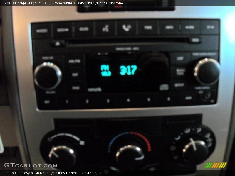 Stone White / Dark Khaki/Light Graystone 2008 Dodge Magnum SXT