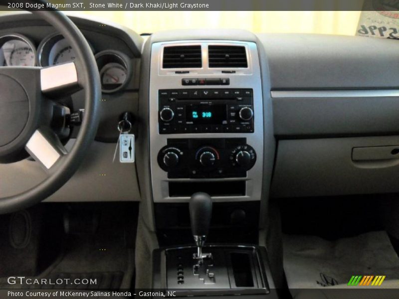 Stone White / Dark Khaki/Light Graystone 2008 Dodge Magnum SXT