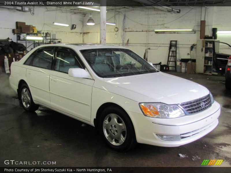 Diamond White Pearl / Ivory 2004 Toyota Avalon XL