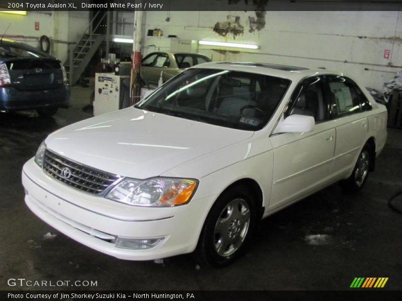 Diamond White Pearl / Ivory 2004 Toyota Avalon XL