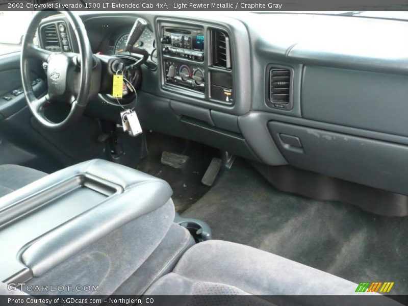 Light Pewter Metallic / Graphite Gray 2002 Chevrolet Silverado 1500 LT Extended Cab 4x4