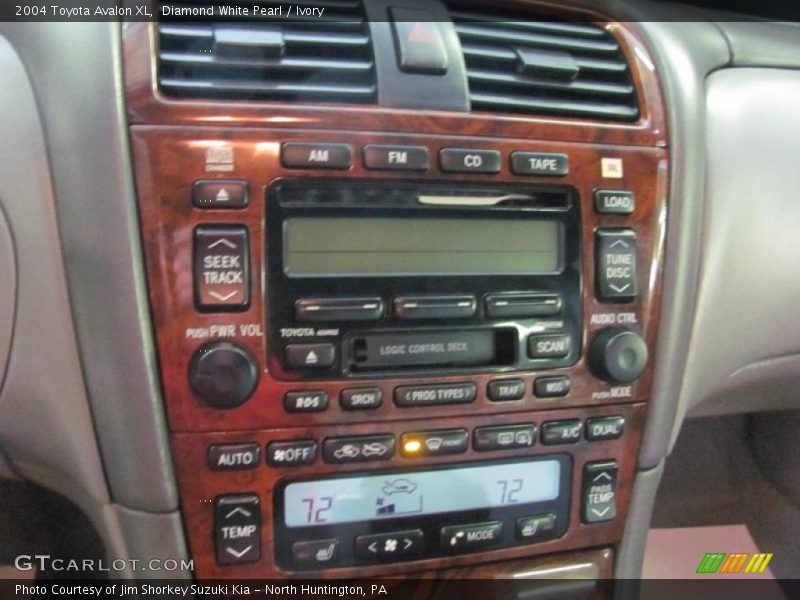 Diamond White Pearl / Ivory 2004 Toyota Avalon XL