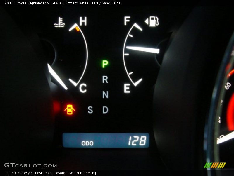 Blizzard White Pearl / Sand Beige 2010 Toyota Highlander V6 4WD