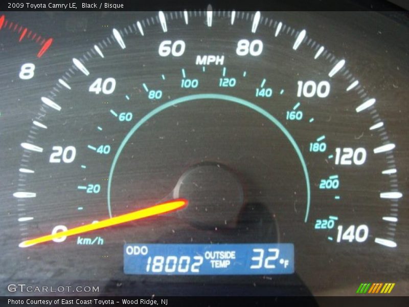 Black / Bisque 2009 Toyota Camry LE
