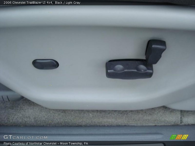 Black / Light Gray 2006 Chevrolet TrailBlazer LS 4x4