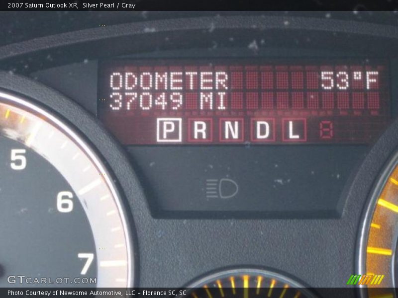 Silver Pearl / Gray 2007 Saturn Outlook XR