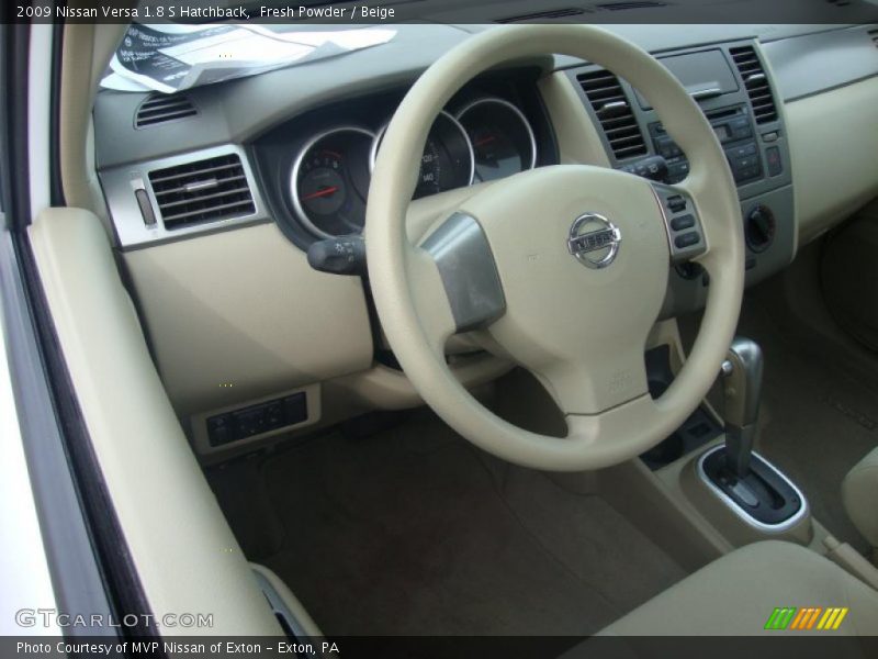 Fresh Powder / Beige 2009 Nissan Versa 1.8 S Hatchback