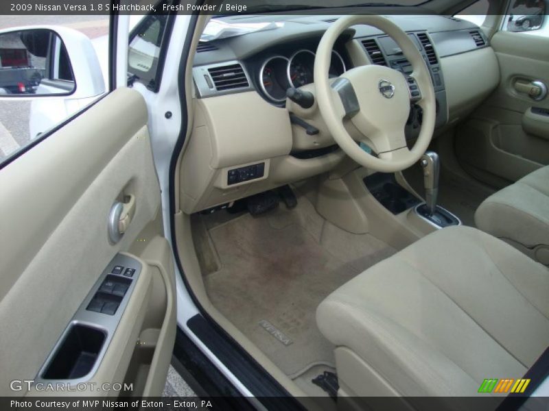 Fresh Powder / Beige 2009 Nissan Versa 1.8 S Hatchback