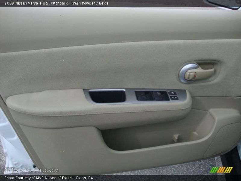 Fresh Powder / Beige 2009 Nissan Versa 1.8 S Hatchback