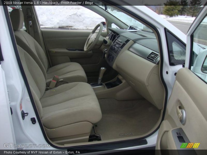 Fresh Powder / Beige 2009 Nissan Versa 1.8 S Hatchback