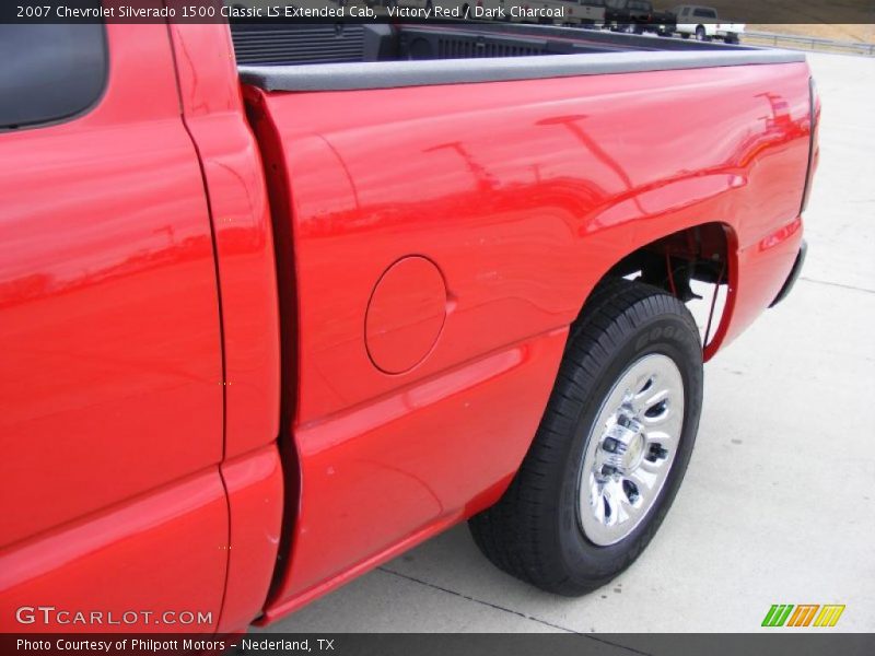 Victory Red / Dark Charcoal 2007 Chevrolet Silverado 1500 Classic LS Extended Cab