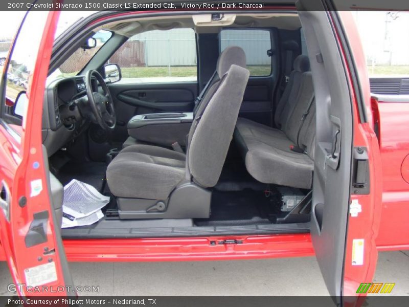 Victory Red / Dark Charcoal 2007 Chevrolet Silverado 1500 Classic LS Extended Cab