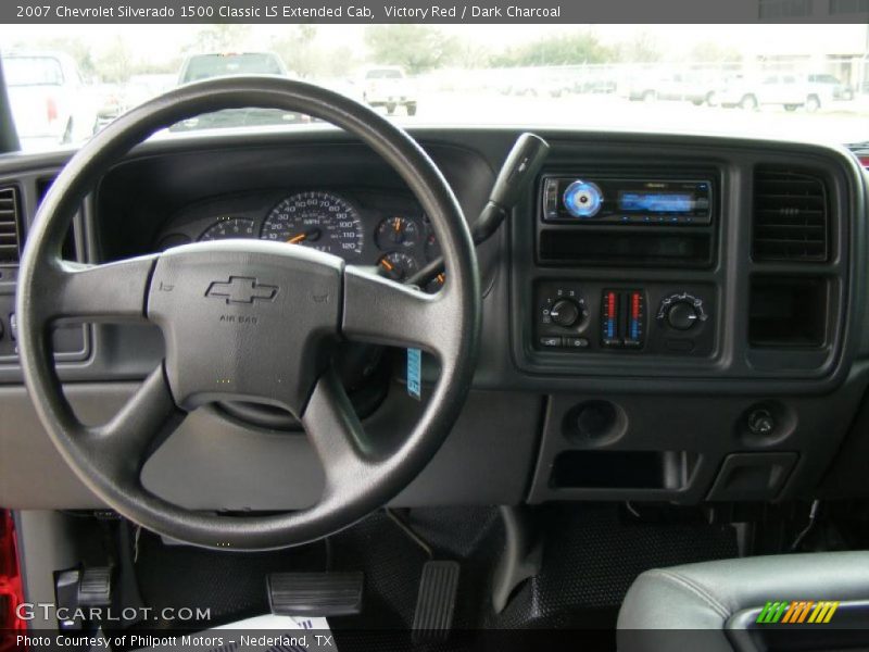 Victory Red / Dark Charcoal 2007 Chevrolet Silverado 1500 Classic LS Extended Cab