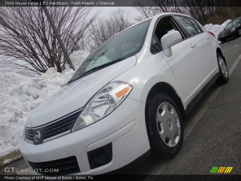 Fresh Powder / Charcoal 2009 Nissan Versa 1.8 S Hatchback