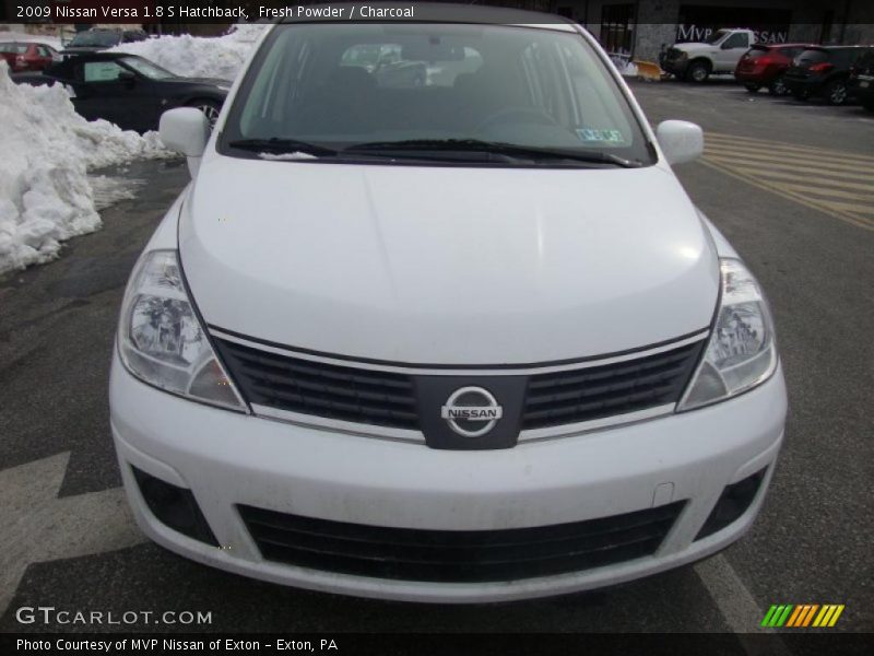 Fresh Powder / Charcoal 2009 Nissan Versa 1.8 S Hatchback