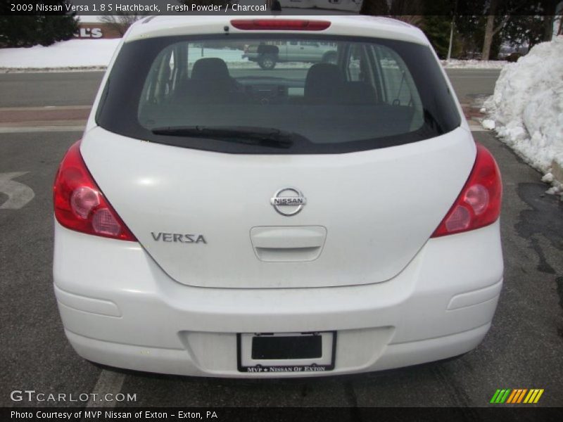 Fresh Powder / Charcoal 2009 Nissan Versa 1.8 S Hatchback