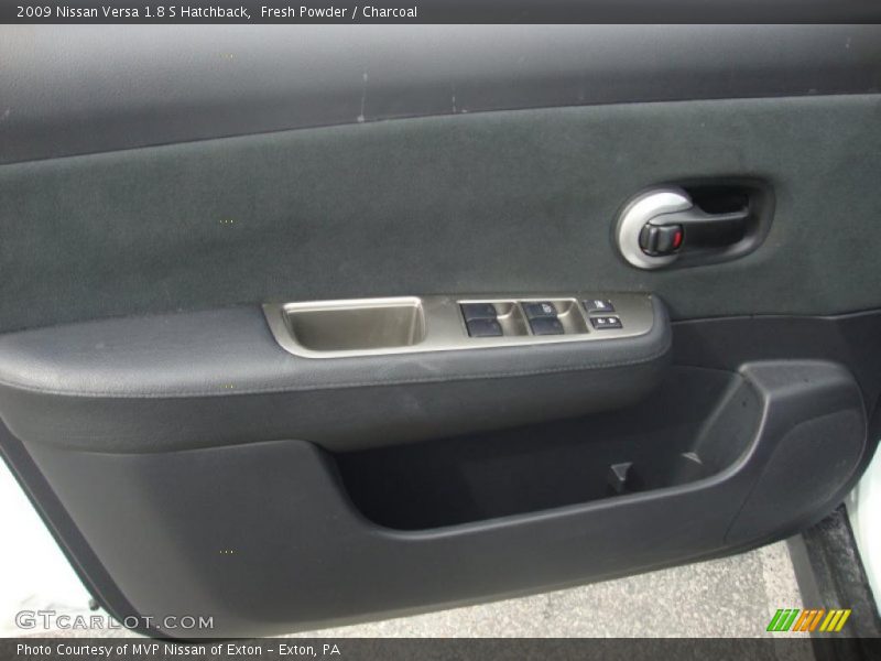 Fresh Powder / Charcoal 2009 Nissan Versa 1.8 S Hatchback