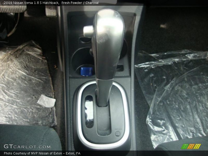 Fresh Powder / Charcoal 2009 Nissan Versa 1.8 S Hatchback