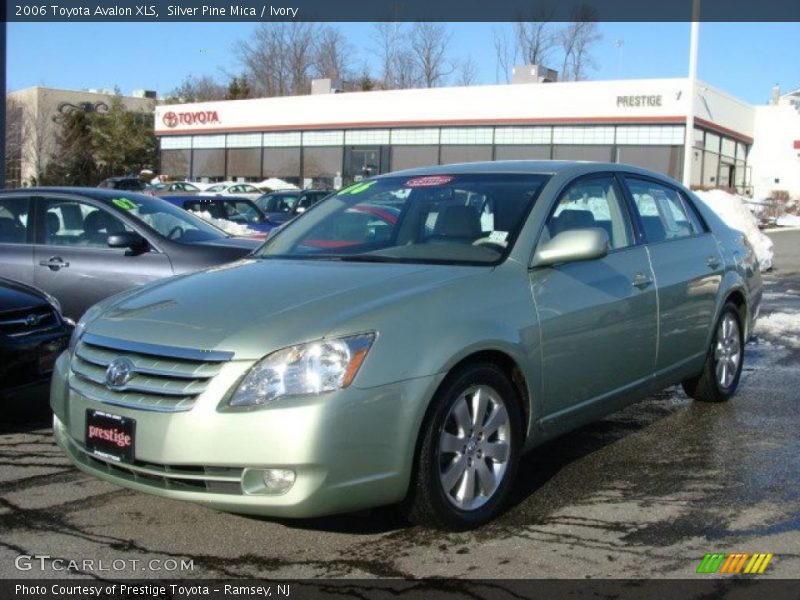 Silver Pine Mica / Ivory 2006 Toyota Avalon XLS