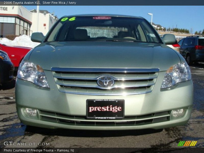 Silver Pine Mica / Ivory 2006 Toyota Avalon XLS