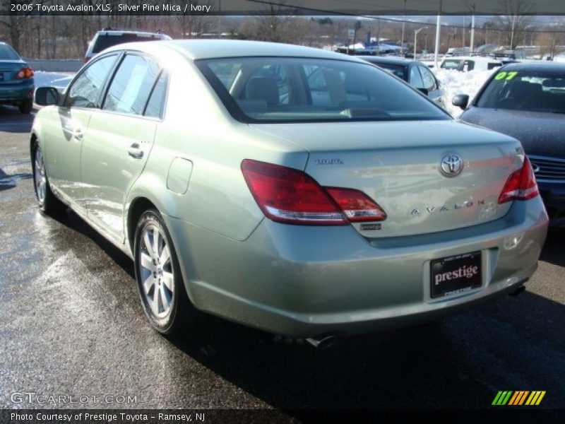 Silver Pine Mica / Ivory 2006 Toyota Avalon XLS