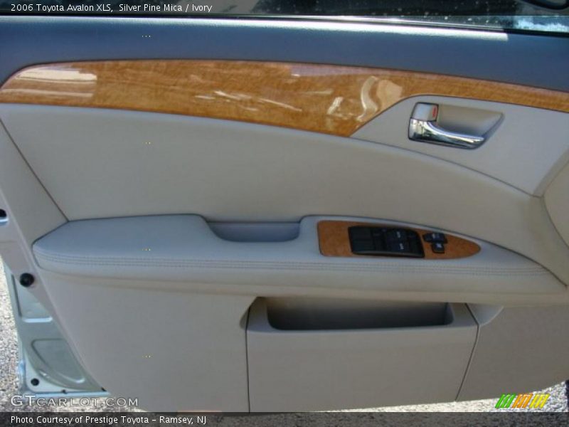 Silver Pine Mica / Ivory 2006 Toyota Avalon XLS