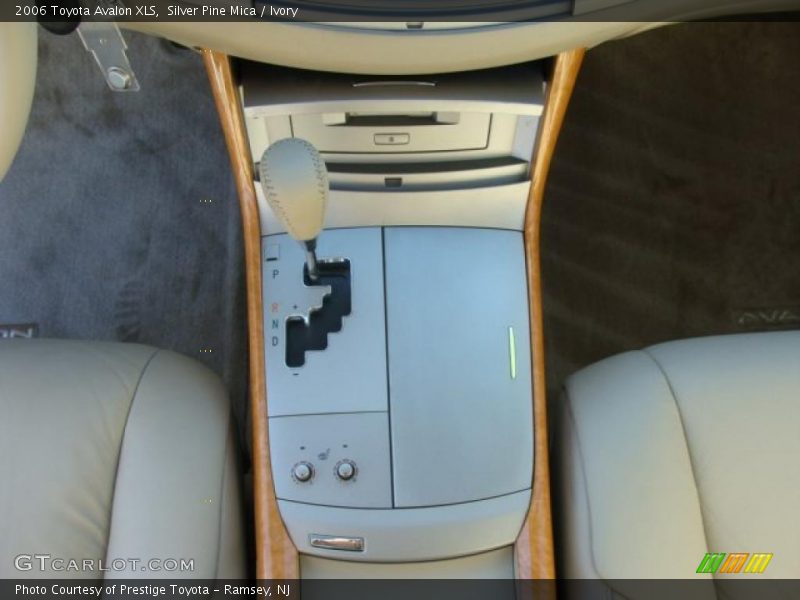 Silver Pine Mica / Ivory 2006 Toyota Avalon XLS