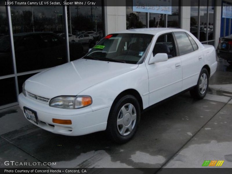 Super White / Gray 1996 Toyota Camry LE V6 Sedan