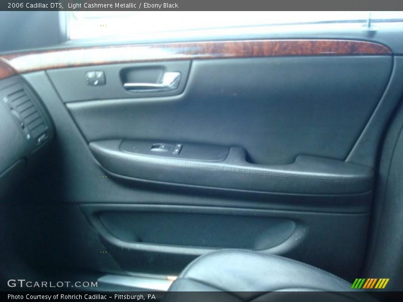 Light Cashmere Metallic / Ebony Black 2006 Cadillac DTS