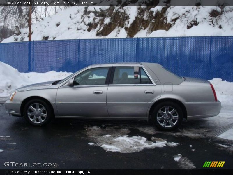 Light Platinum / Titanium 2007 Cadillac DTS Luxury