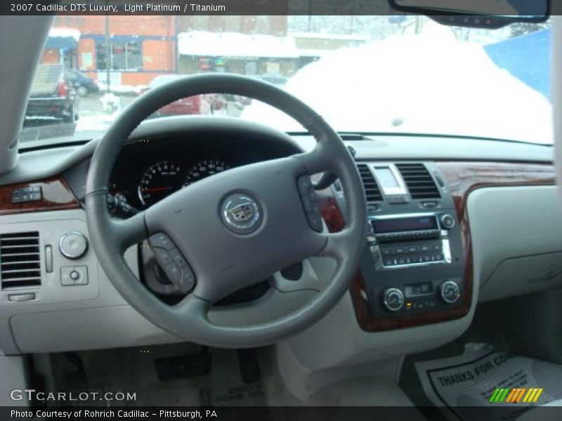 Light Platinum / Titanium 2007 Cadillac DTS Luxury