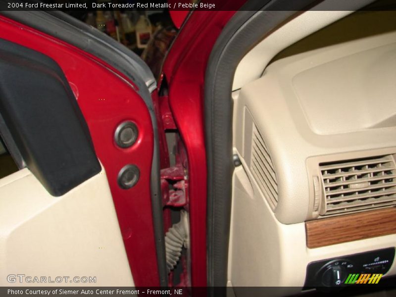 Dark Toreador Red Metallic / Pebble Beige 2004 Ford Freestar Limited
