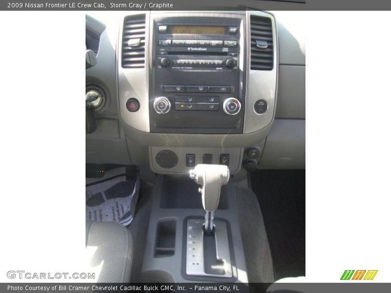 Storm Gray / Graphite 2009 Nissan Frontier LE Crew Cab