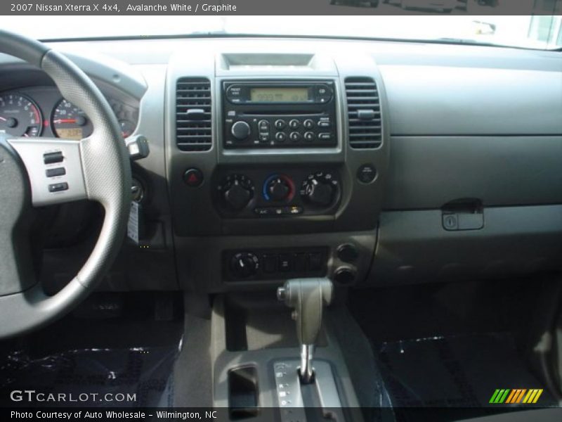 Avalanche White / Graphite 2007 Nissan Xterra X 4x4