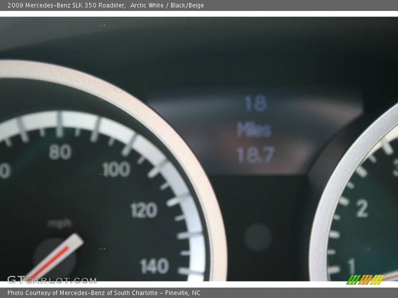 Arctic White / Black/Beige 2009 Mercedes-Benz SLK 350 Roadster