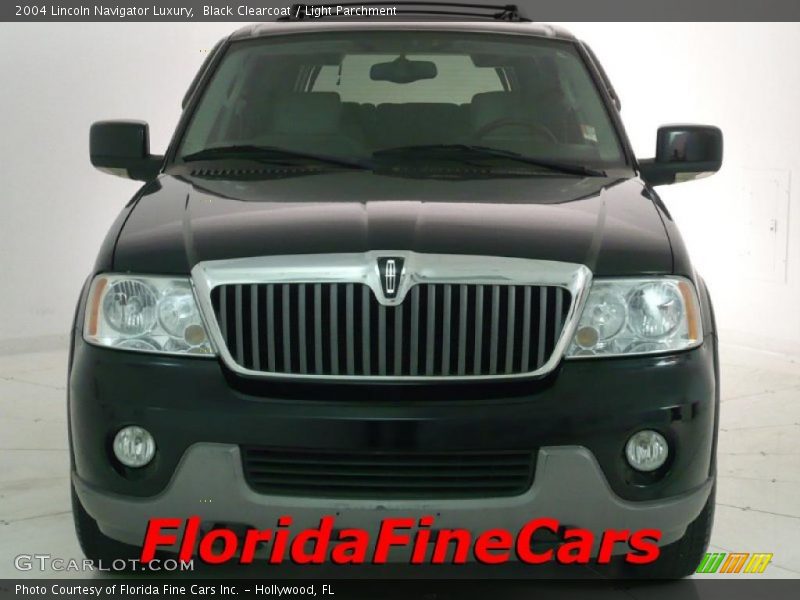 Black Clearcoat / Light Parchment 2004 Lincoln Navigator Luxury