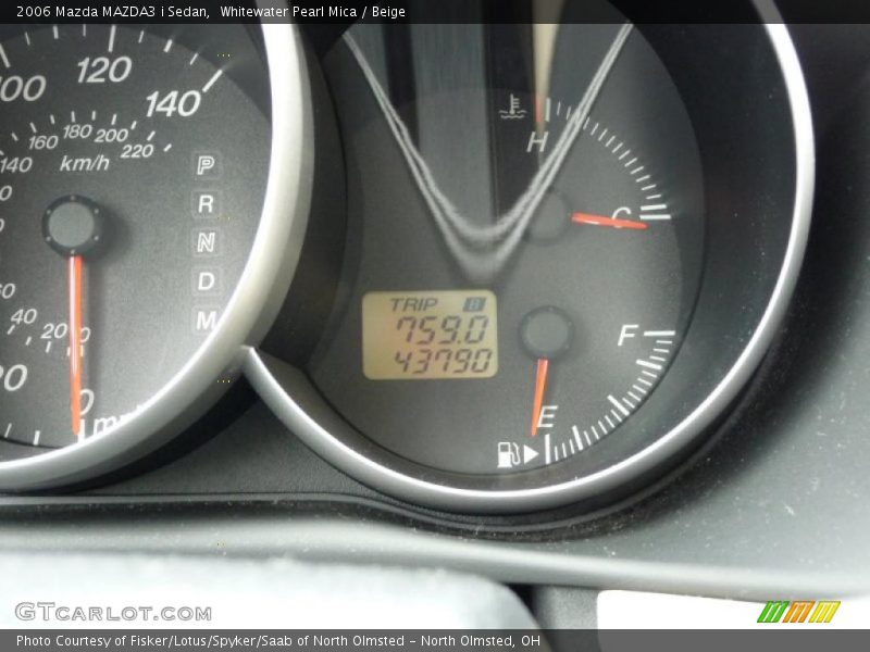 Whitewater Pearl Mica / Beige 2006 Mazda MAZDA3 i Sedan