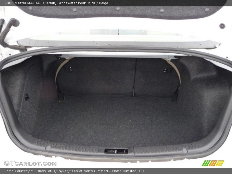 Whitewater Pearl Mica / Beige 2006 Mazda MAZDA3 i Sedan