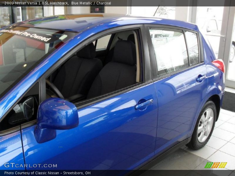Blue Metallic / Charcoal 2009 Nissan Versa 1.8 SL Hatchback