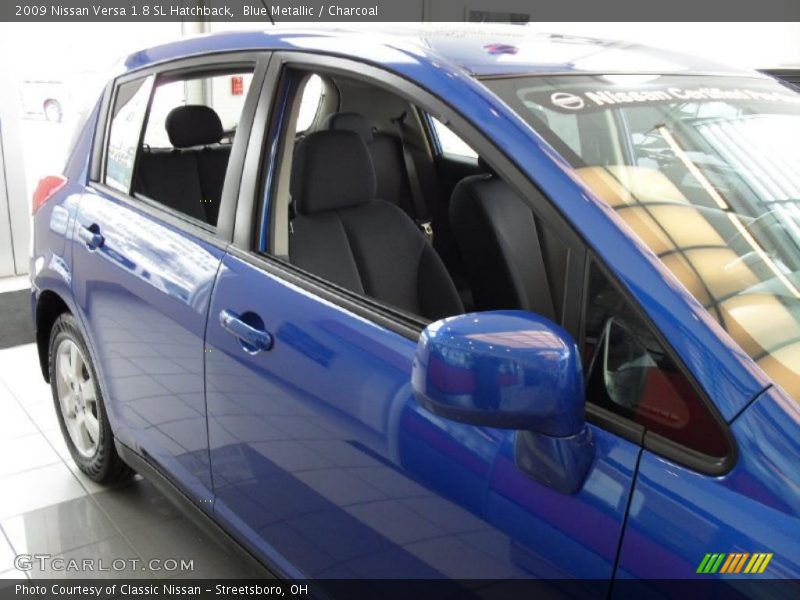 Blue Metallic / Charcoal 2009 Nissan Versa 1.8 SL Hatchback