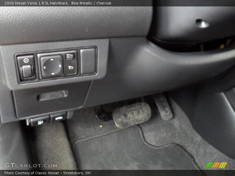 Blue Metallic / Charcoal 2009 Nissan Versa 1.8 SL Hatchback