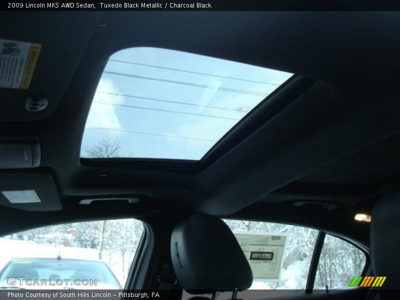Tuxedo Black Metallic / Charcoal Black 2009 Lincoln MKS AWD Sedan