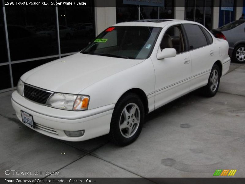Super White / Beige 1998 Toyota Avalon XLS