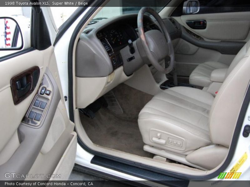 Super White / Beige 1998 Toyota Avalon XLS