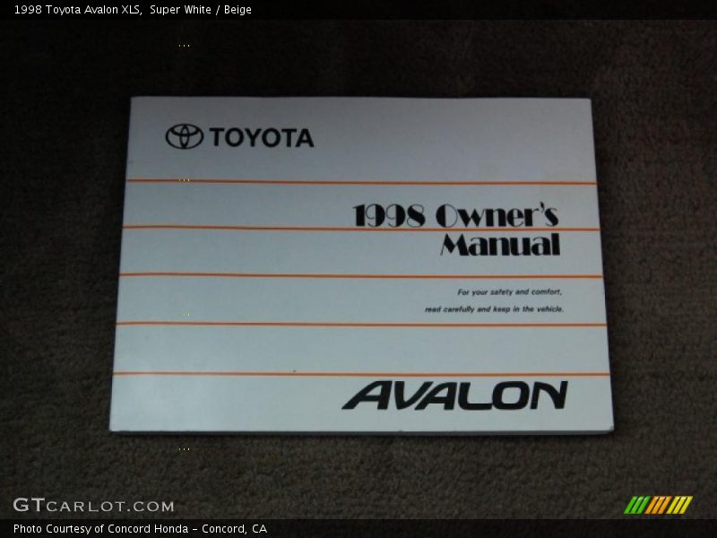 Super White / Beige 1998 Toyota Avalon XLS