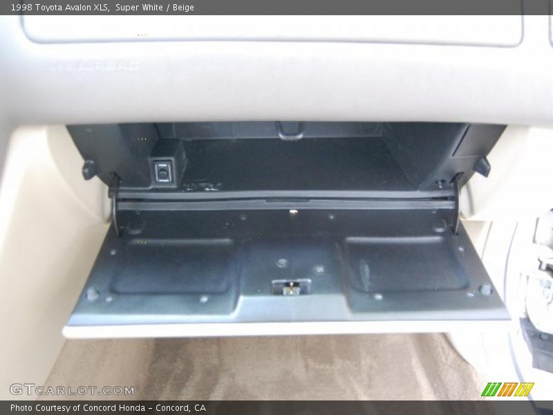 Super White / Beige 1998 Toyota Avalon XLS