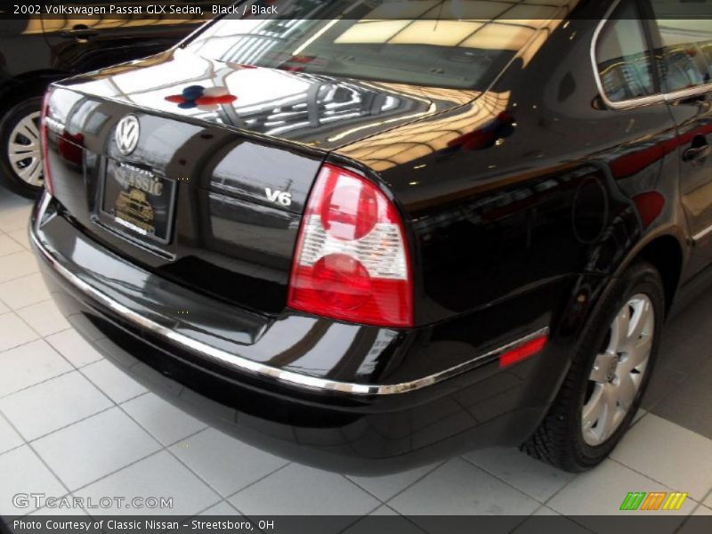 Black / Black 2002 Volkswagen Passat GLX Sedan