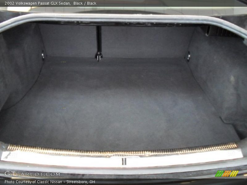 Black / Black 2002 Volkswagen Passat GLX Sedan