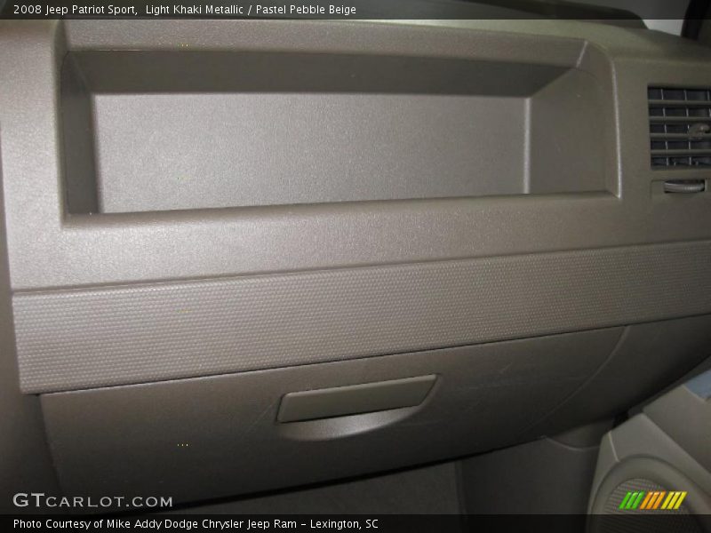 Light Khaki Metallic / Pastel Pebble Beige 2008 Jeep Patriot Sport